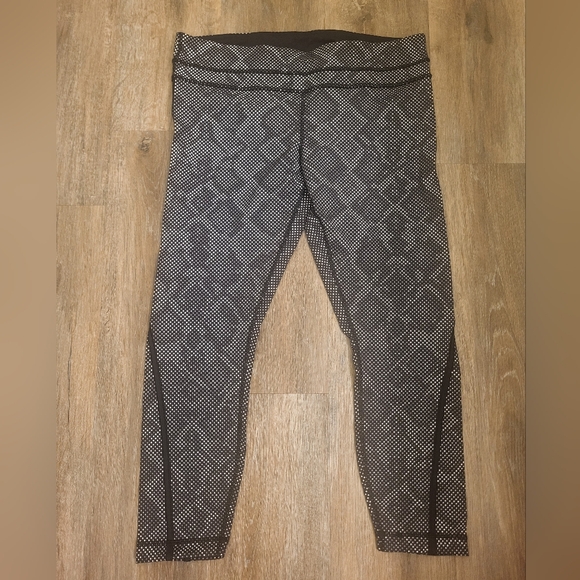 RARE Lululemon Pace Tight(Luxtreme)  Lights Out Black/Ravish Reptile Silver 12 - Picture 7 of 15